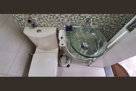 Casa à venda com 150m², 3 quartos e 2 vagas Casa à venda com 150m², 3 quartos e 2 vagasBanheiro Social