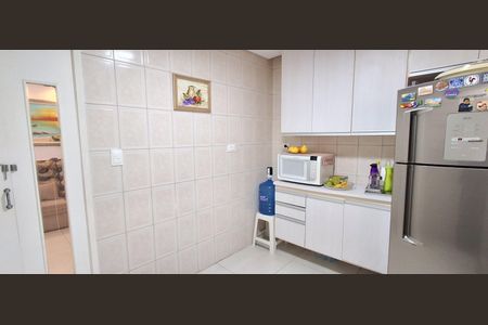 Casa à venda com 150m², 3 quartos e 2 vagas Casa à venda com 150m², 3 quartos e 2 vagasCozinha