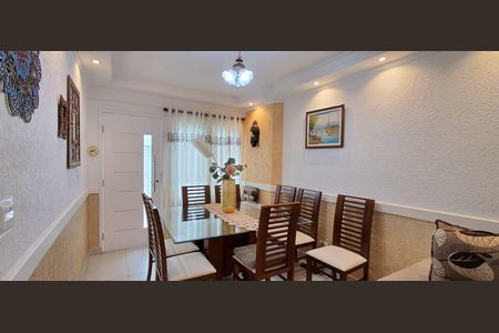 Casa à venda com 150m², 3 quartos e 2 vagas Casa à venda com 150m², 3 quartos e 2 vagasSala