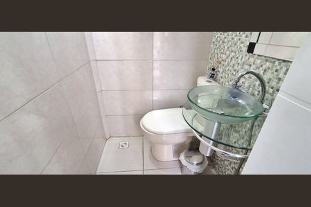 Casa à venda com 150m², 3 quartos e 2 vagas Casa à venda com 150m², 3 quartos e 2 vagasBanheiro Social