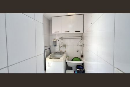 Casa à venda com 150m², 3 quartos e 2 vagas Casa à venda com 150m², 3 quartos e 2 vagasLavanderia