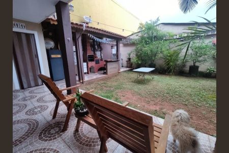 Casa à venda com 220m², 4 quartos e 3 vagas