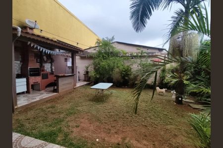 Casa à venda com 220m², 4 quartos e 3 vagas