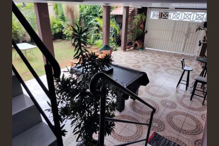 Casa à venda com 220m², 4 quartos e 3 vagas