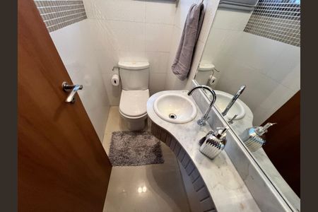 Apartamento à venda com 189m², 4 quartos e 4 vagasLavabo da Sala