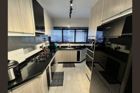 Apartamento à venda com 189m², 4 quartos e 4 vagasCozinha