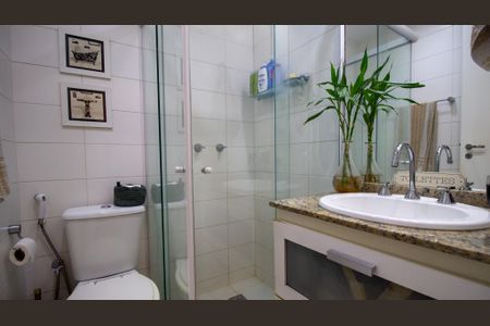 Apartamento à venda com 132m², 4 quartos e 2 vagasBanheiro Social