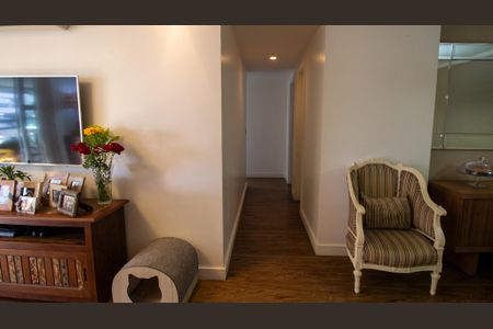 Apartamento à venda com 132m², 4 quartos e 2 vagasSala