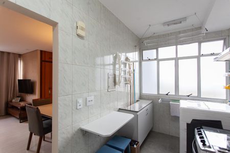 Apartamento para alugar com 58m², 2 quartos e 1 vaga Apartamento para alugar com 58m², 2 quartos e 1 vagaCozinha e Área de Serviço
