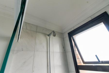 Apartamento à venda com 95m², 2 quartos e 3 vagasBanheiro da Suíte 2 - chuveiro