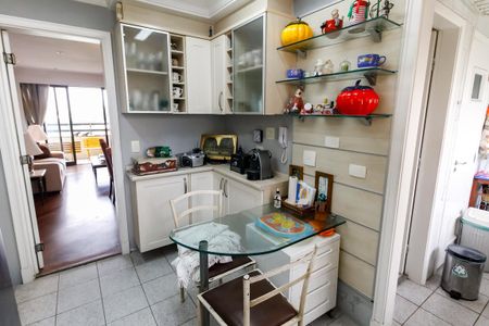 Apartamento à venda com 95m², 2 quartos e 3 vagasCozinha - Armários