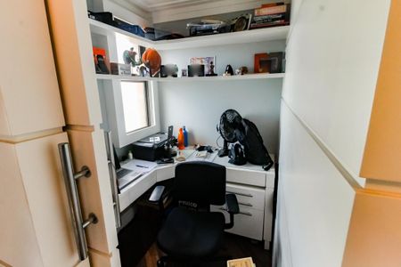 Apartamento à venda com 95m², 2 quartos e 3 vagasEscritório