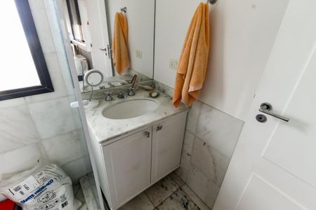 Apartamento à venda com 95m², 2 quartos e 3 vagasBanheiro da Suíte 2