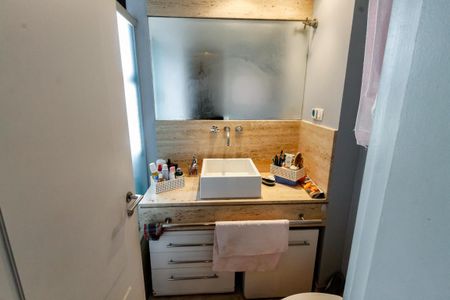 Apartamento à venda com 95m², 2 quartos e 3 vagasBanheiro da Suíte 1