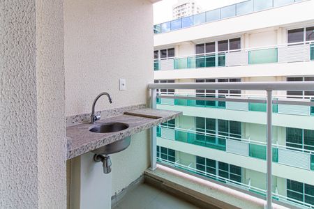 Apartamento à venda com 41m², 1 quarto e 1 vaga Apartamento à venda com 41m², 1 quarto e 1 vagaVaranda