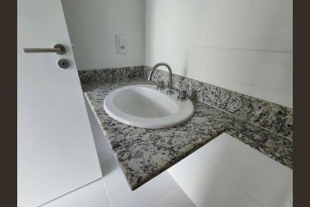 Apartamento para alugar com 278m², 4 quartos e 3 vagas Apartamento para alugar com 278m², 4 quartos e 3 vagasBanheiro da Suíte 2