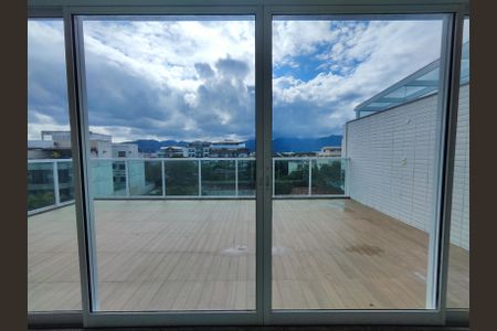 Apartamento para alugar com 278m², 4 quartos e 3 vagas Apartamento para alugar com 278m², 4 quartos e 3 vagasVaranda