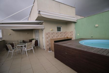 Apartamento à venda com 175m², 3 quartos e 2 vagasCobertura - Piscina