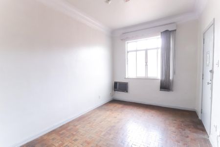 Apartamento à venda com 76m², 2 quartos e sem vagaSala