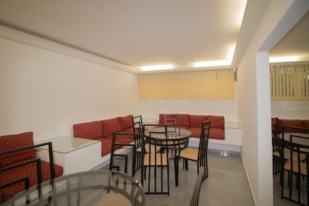 Apartamento à venda com 182m², 4 quartos e 1 vaga Apartamento à venda com 182m², 4 quartos e 1 vagaÁrea comum - Salão de festas