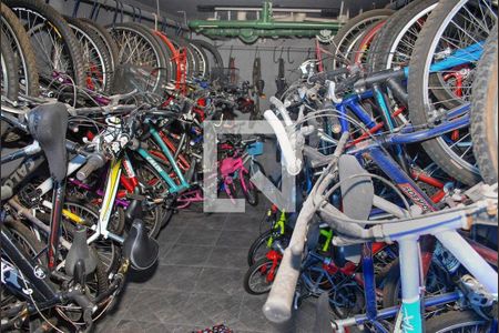 Apartamento à venda com 182m², 4 quartos e 1 vaga Apartamento à venda com 182m², 4 quartos e 1 vagaÁrea comum