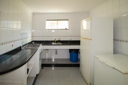 Apartamento à venda com 182m², 4 quartos e 1 vaga Apartamento à venda com 182m², 4 quartos e 1 vagaÁrea comum - Salão de festas