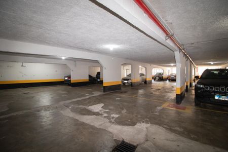 Apartamento à venda com 182m², 4 quartos e 1 vaga Apartamento à venda com 182m², 4 quartos e 1 vagaGaragem