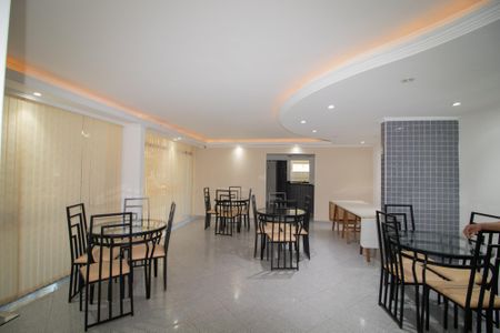 Apartamento à venda com 182m², 4 quartos e 1 vaga Apartamento à venda com 182m², 4 quartos e 1 vagaÁrea comum - Salão de festas