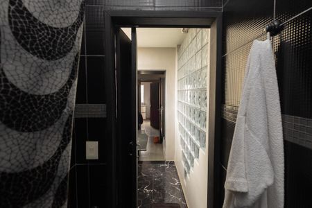 Apartamento à venda com 182m², 4 quartos e 1 vaga Apartamento à venda com 182m², 4 quartos e 1 vagaBanheiro da Suíte 1