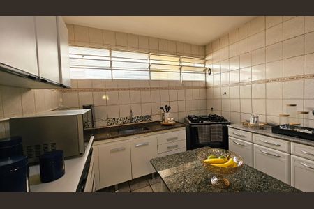 Casa à venda com 340m², 5 quartos e 2 vagas