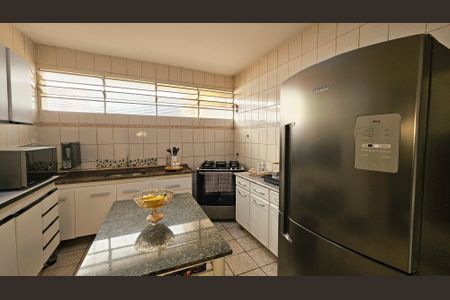 Casa à venda com 340m², 5 quartos e 2 vagas