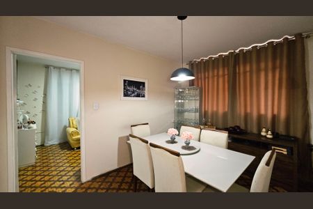 Casa à venda com 340m², 5 quartos e 2 vagas