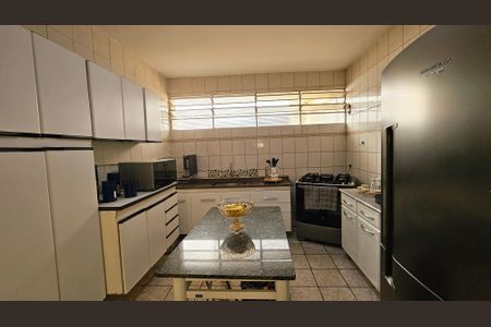 Casa à venda com 340m², 5 quartos e 2 vagas