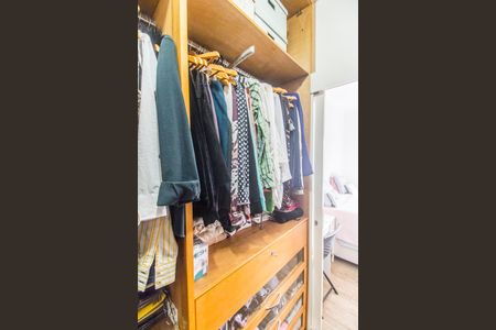 Apartamento à venda com 94m², 2 quartos e 1 vaga Apartamento à venda com 94m², 2 quartos e 1 vagaCloset da suíte