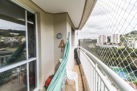 Apartamento à venda com 94m², 2 quartos e 1 vaga Apartamento à venda com 94m², 2 quartos e 1 vagaVaranda