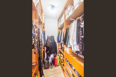 Apartamento à venda com 94m², 2 quartos e 1 vaga Apartamento à venda com 94m², 2 quartos e 1 vagaCloset da suíte