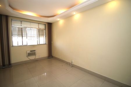 Apartamento à venda com 125m², 2 quartos e 2 vagasSala