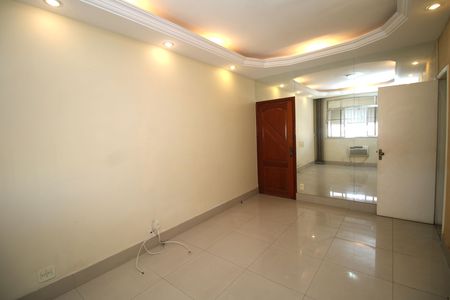 Apartamento à venda com 125m², 2 quartos e 2 vagasSala