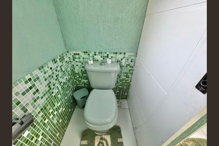 Casa de condomínio à venda com 280m², 4 quartos e 3 vagas Casa de condomínio à venda com 280m², 4 quartos e 3 vagasLavabo