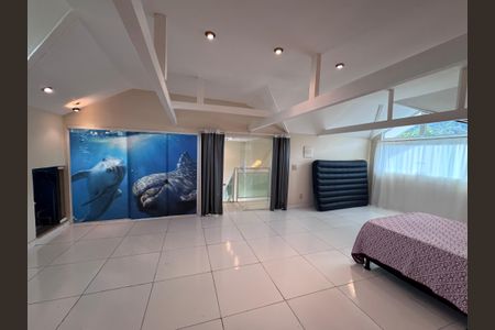 Casa de condomínio à venda com 280m², 4 quartos e 3 vagas Casa de condomínio à venda com 280m², 4 quartos e 3 vagasSótão - Salão