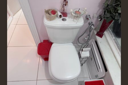 Casa de condomínio à venda com 280m², 4 quartos e 3 vagas Casa de condomínio à venda com 280m², 4 quartos e 3 vagasSuíte master - banheiro