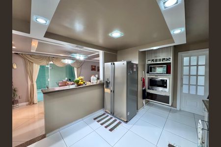 Casa de condomínio à venda com 280m², 4 quartos e 3 vagas Casa de condomínio à venda com 280m², 4 quartos e 3 vagasCozinha