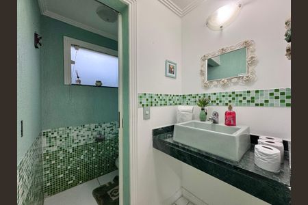 Casa de condomínio à venda com 280m², 4 quartos e 3 vagas Casa de condomínio à venda com 280m², 4 quartos e 3 vagasLavabo