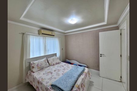 Casa de condomínio à venda com 280m², 4 quartos e 3 vagas Casa de condomínio à venda com 280m², 4 quartos e 3 vagasSuite 2 (canadense)