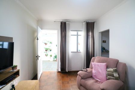 Casa à venda com 143m², 2 quartos e 5 vagasSala