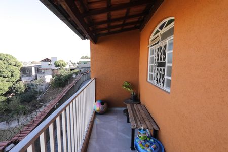 Casa de condomínio à venda com 125m², 3 quartos e 2 vagasVaranda Quarto 2