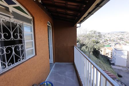 Casa de condomínio à venda com 125m², 3 quartos e 2 vagasVaranda Quarto 