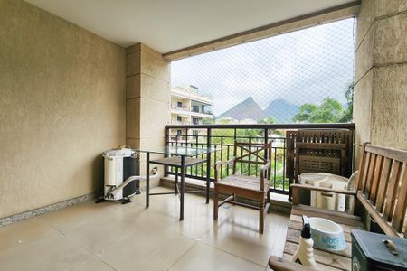 Apartamento à venda com 125m², 3 quartos e 2 vagasVaranda