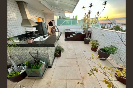 Apartamento à venda com 243m², 4 quartos e 2 vagasCobertura