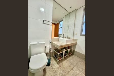 Apartamento à venda com 243m², 4 quartos e 2 vagasBanheiro da Suíte